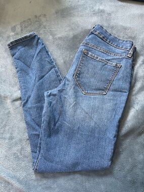 Old Navy Skinny Jeans in Mid Blue Wash